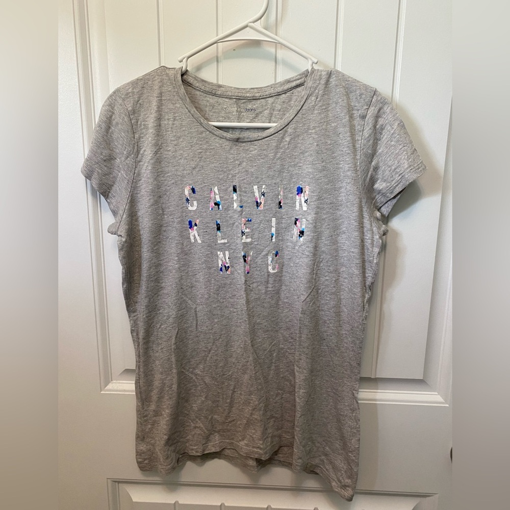 Calvin Klein Jeans short sleeve tshirt. Size large.